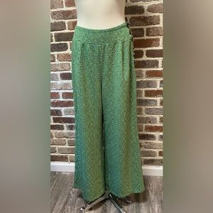 Wide leg pants